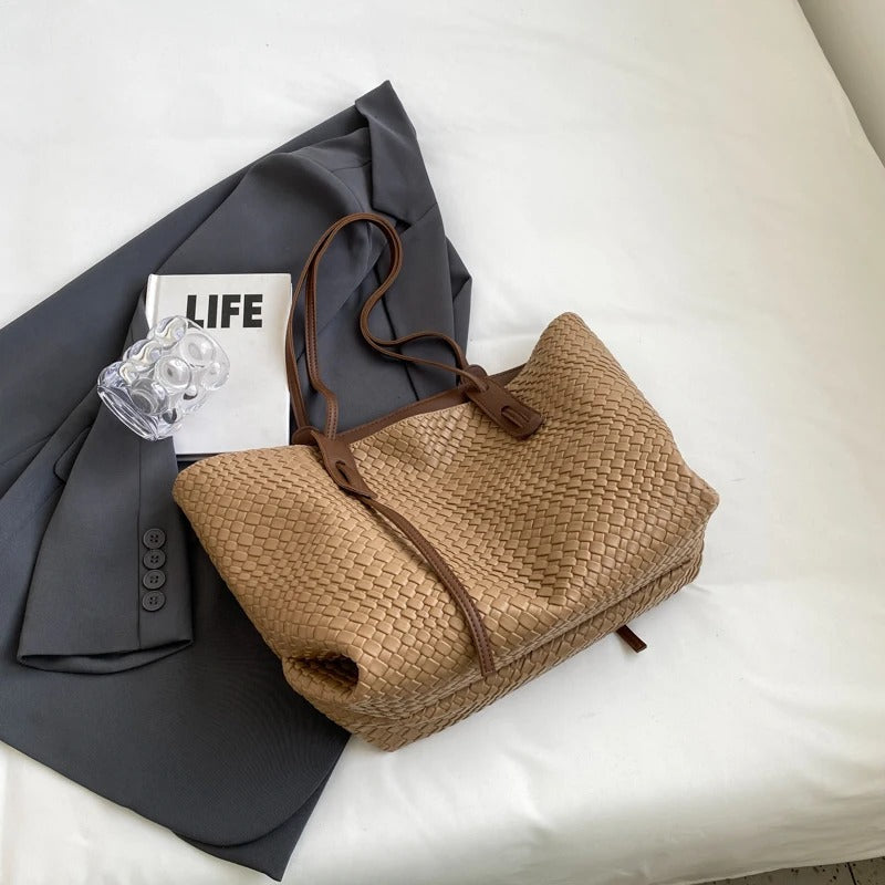 Asverra Lora Tote Bag