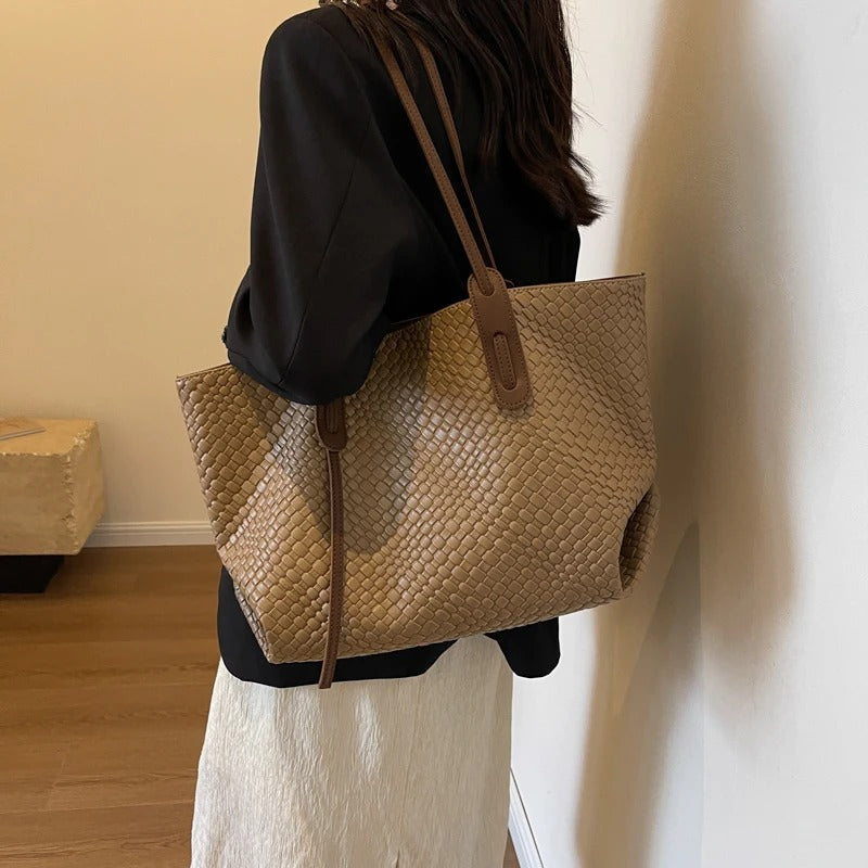 Asverra Lora Tote Bag