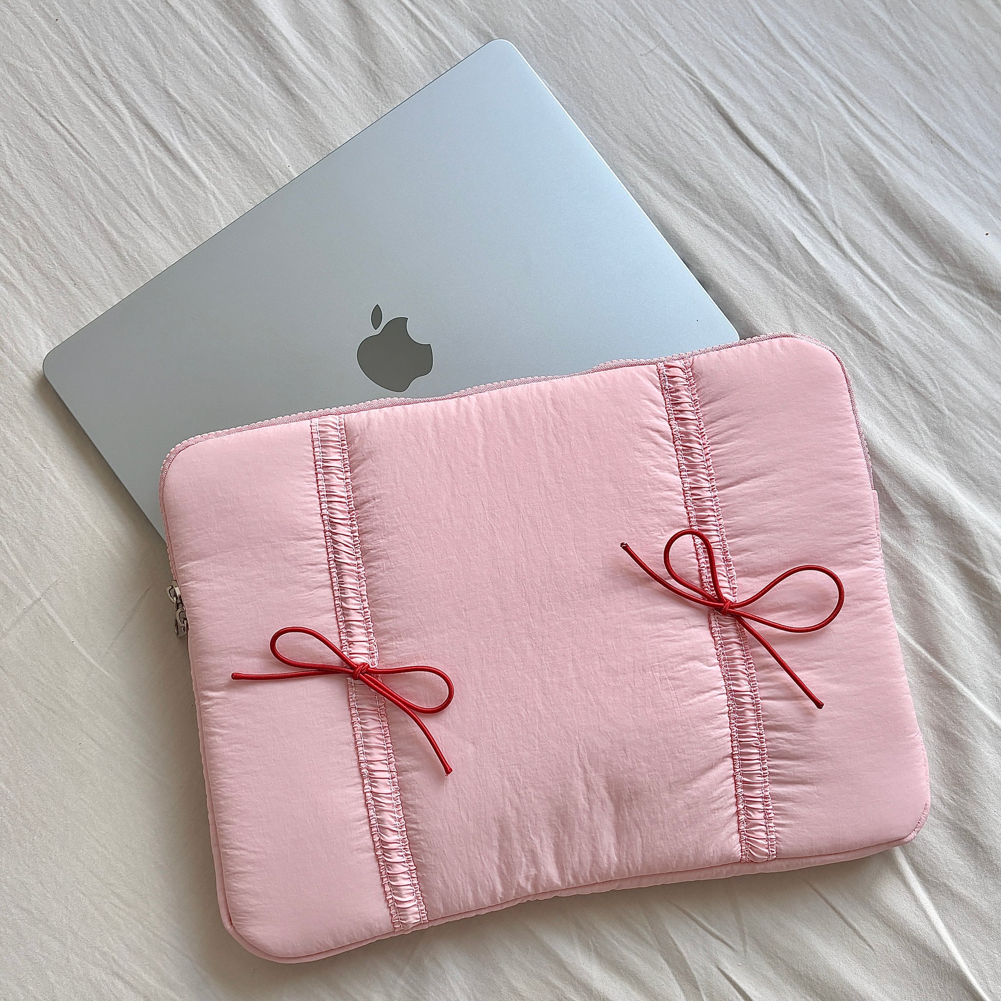 Nastrina Double Bow Laptop Sleeve Secondary image