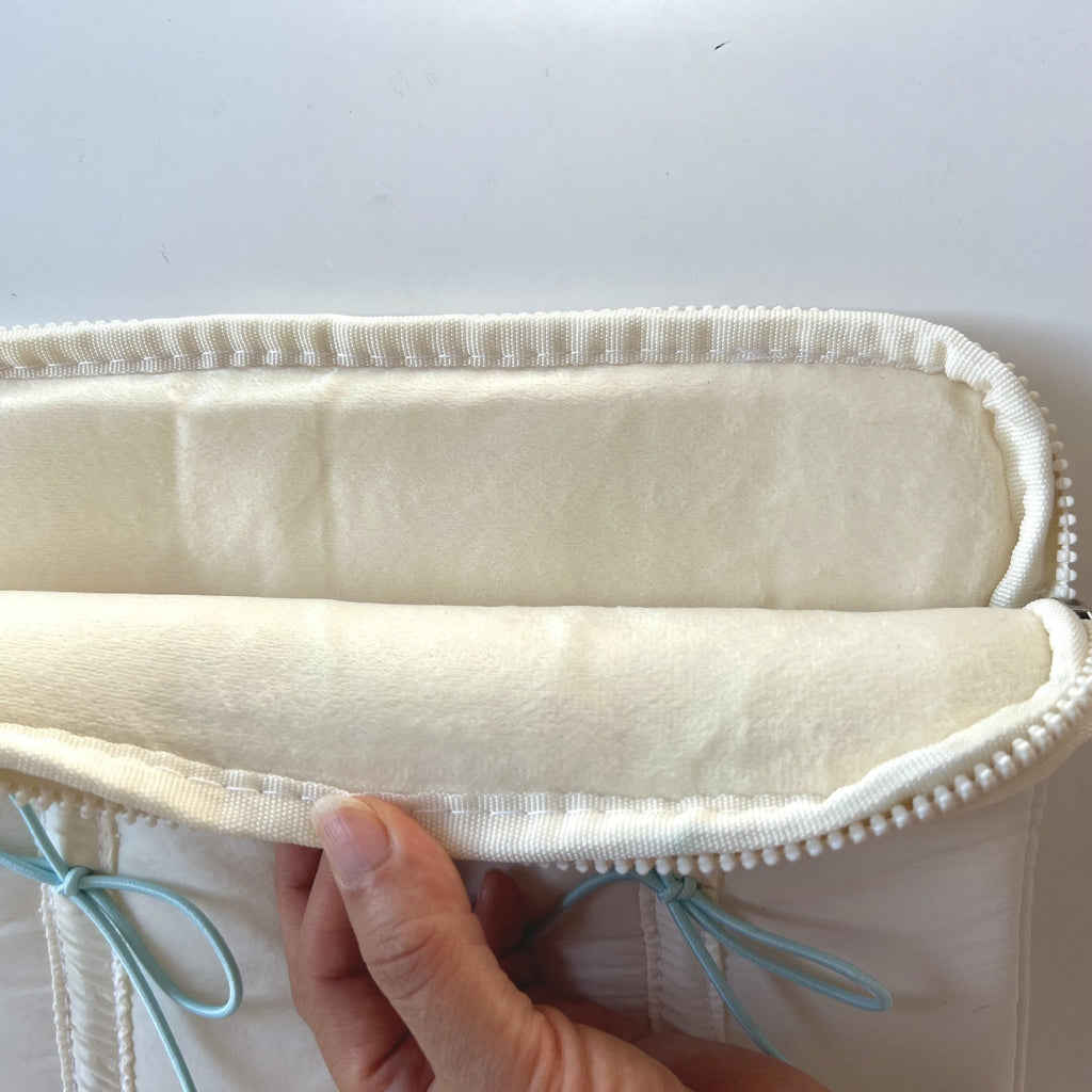 Nastrina Double Bow Laptop Sleeve - inside soft lining in White