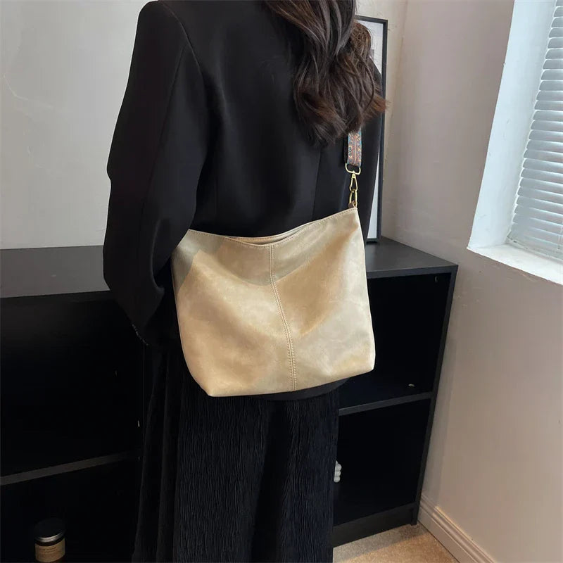 Asverra Boyah Crossbody Bag