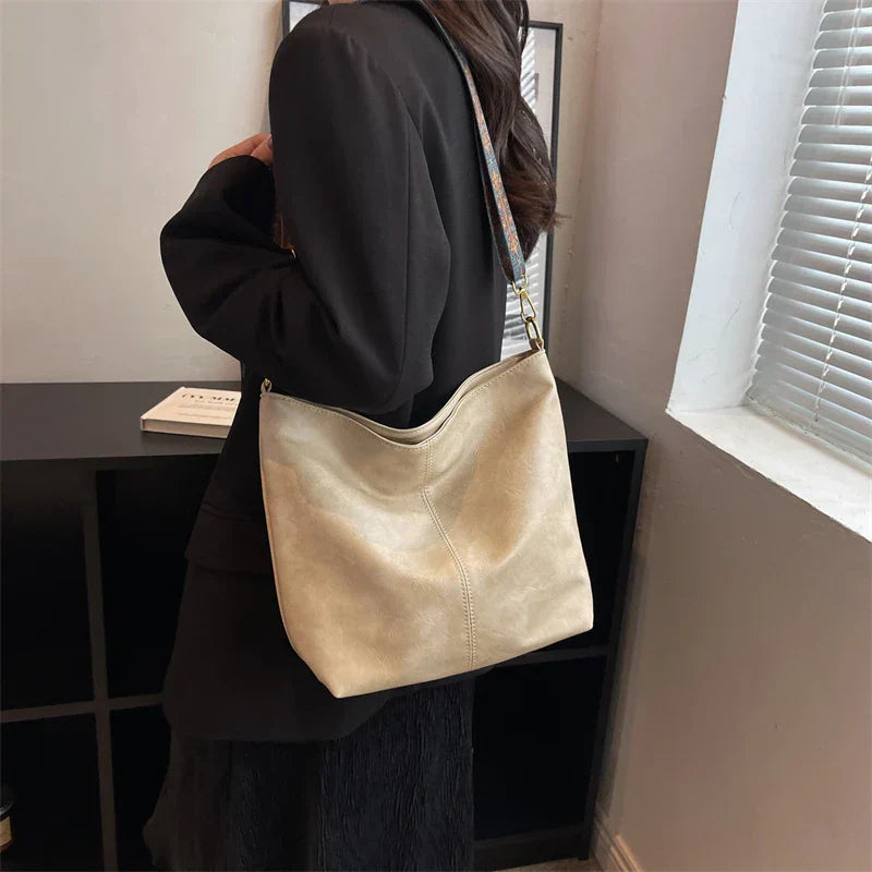 Asverra Boyah Crossbody Bag